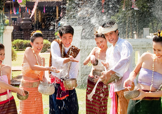 老挝新年泼水节