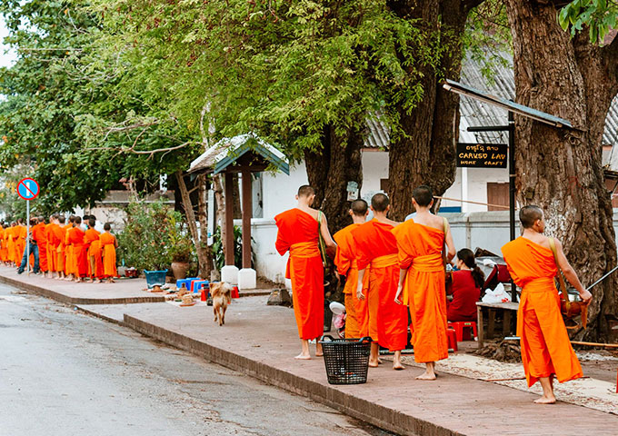 老挝布施活动